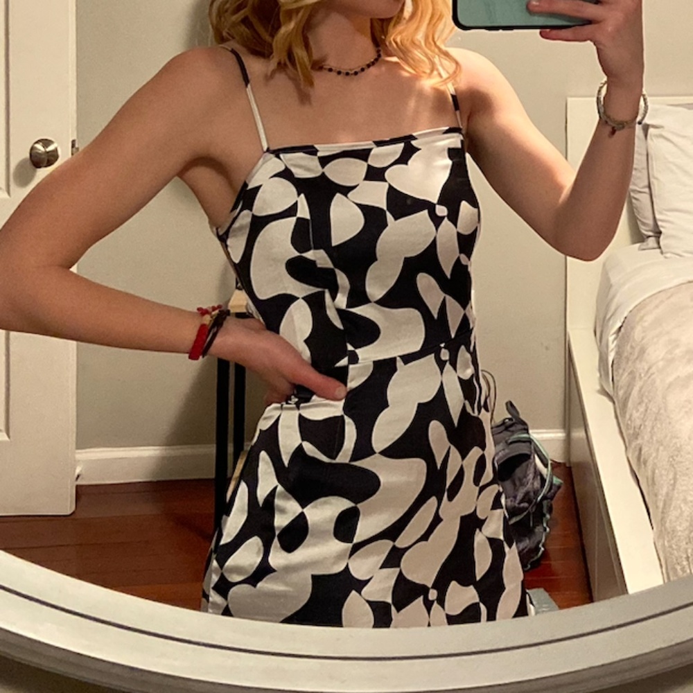 LA Hearts PacSun abstract black and white print backless mini dress